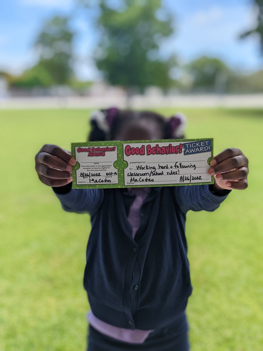 CorevalueCastro's tweet photo. It's essential to let students know when they are doing the right thing. Today we recognize students who started the school year right. @CampbellDriveK8 #Positivetalks https://t.co/cvgatkcNG5