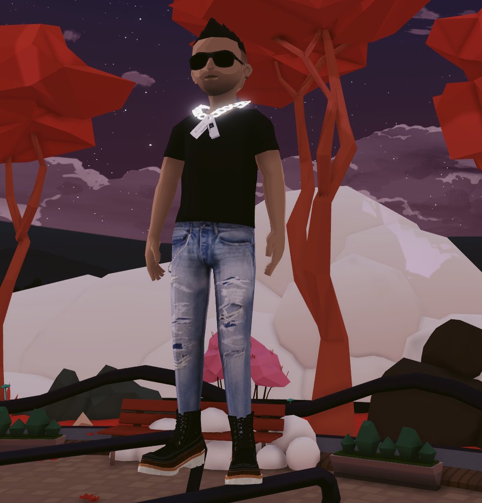 GoldGuyDCL's tweet photo. Decentraland Community Service! Talk to someone new #Genesischallenge .... @_MannyAlves @BVerseDCL @CanessaDCL @SinfulMeatStick @fancydcl @iamckbubbles https://t.co/JjexmWiZMY