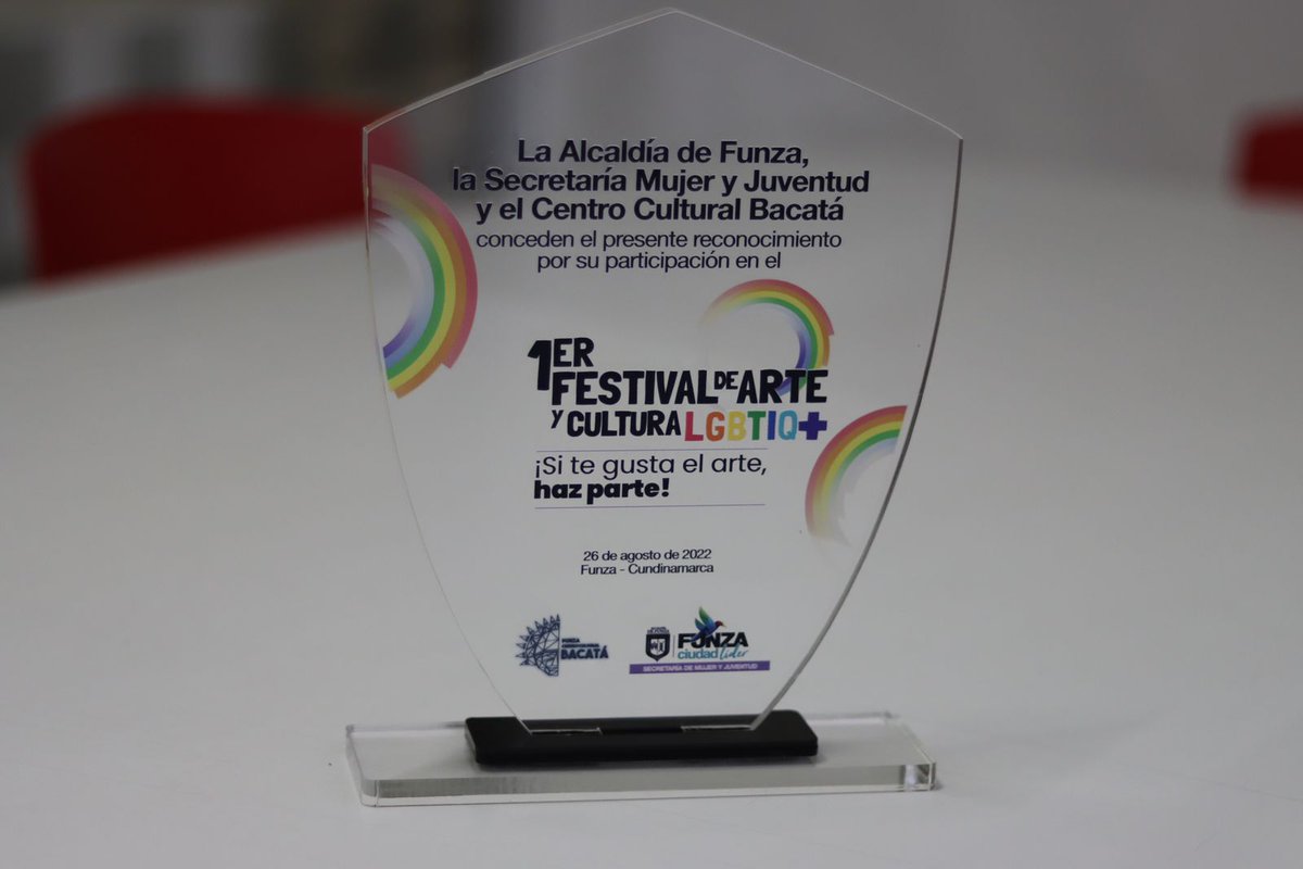 CCBacata's tweet photo. Funza vive el Primer Festival de Arte y Cultura #LGBTIQ+, un evento artístico liderado por la Secretaría de Mujer y Juventud junto al @CCBacata, que cuenta con la presencia de más de 150 participantes y colectivos de diferentes lugares del país. https://t.co/8IsrW2DRIG