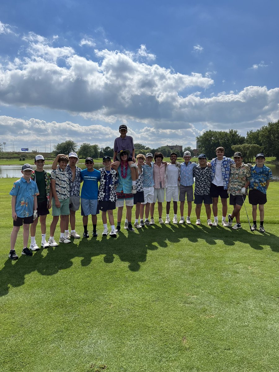 Hawaiian Shirt Day 2man scramble winners with a -4 at Twin Lakes!!  <a href="/KCmaygolf/">Kasey May</a> and Robbie Wilcox!!  Won the playoff over Maarten and Zach Marton who were also -4.