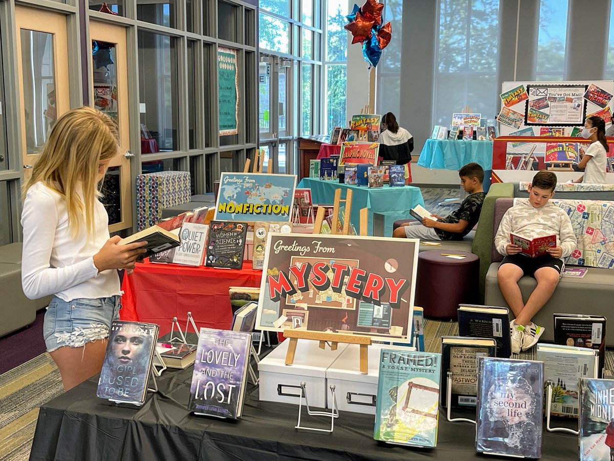 LMC priority #1 of the year: Helping ALL mustangs find an independent reading book at our library open house! Themed with postcards from our Summer Reading Road Trip, the event celebrated summer reading and kicked off a new school year of reading together.
#D30learns #D30Reads