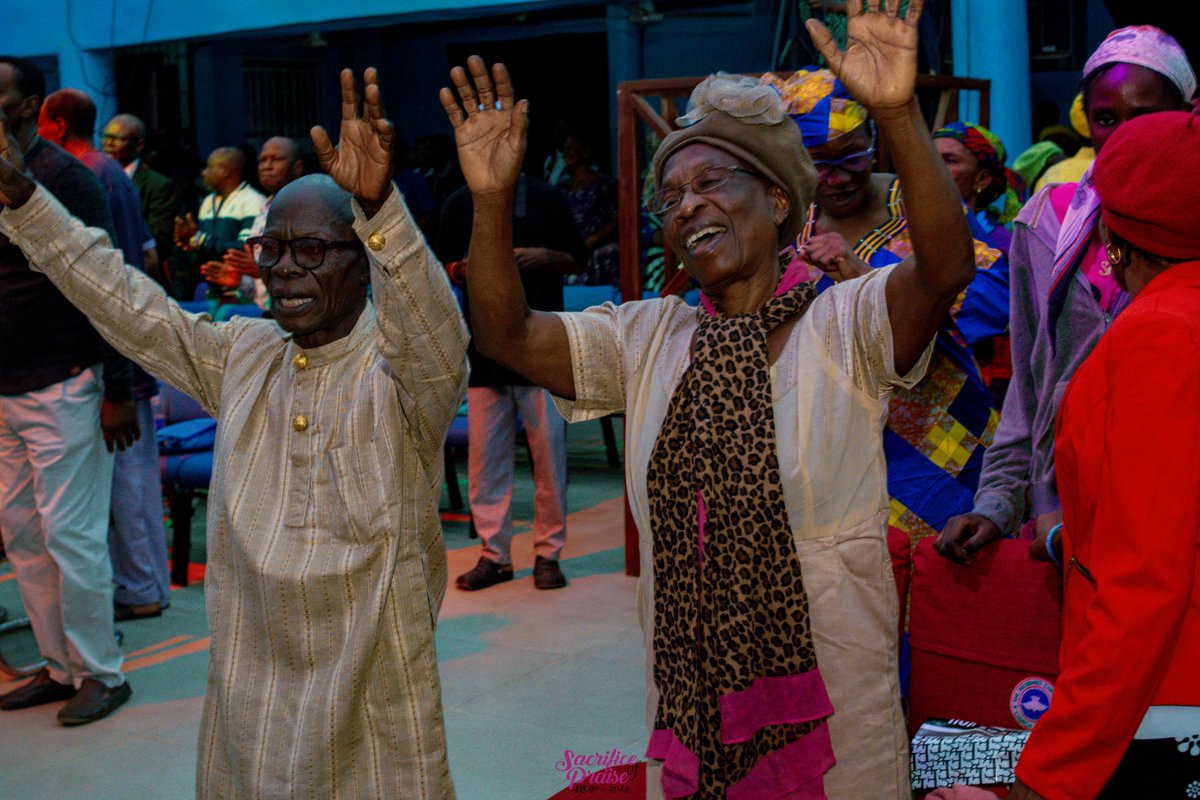 rccg_sojmega's tweet photo. Come, let us worship and bow down,
Let us kneel before the Lord our Maker. Psalm 95:6

@omoteeabiodun @rccglp72 @Rccglp72yaya 
#sop 
#SacrificeOfPraise
#RenderPraises
#RCCGLP72 https://t.co/h8LvsFSrAo