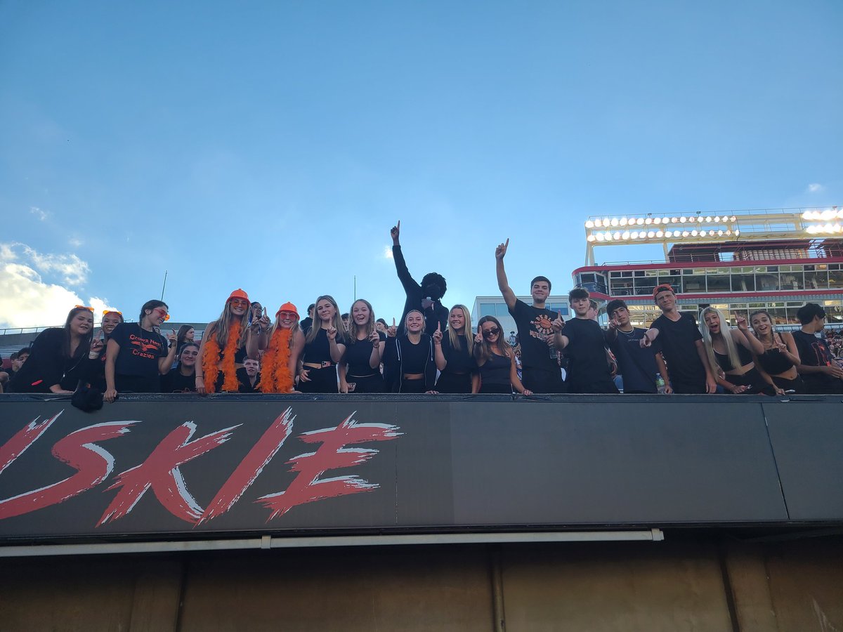 DeKalb428DHS's tweet photo. RT 1BarbAthletics: @CrowsNestDHS is out here! Come on out everyone! #onebarb https://t.co/eRHEHnRrG1