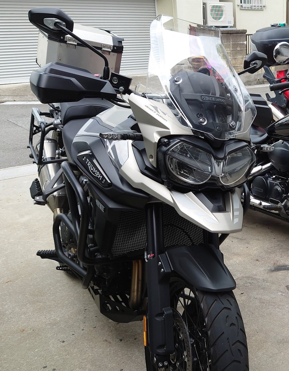 AED_Bike's tweet photo. 増車しました〜<(￣︶￣)>
デカい！乗ってて楽しい！熱い！

#TIGER1200
#タイガー1200 https://t.co/flepqUXJ6m