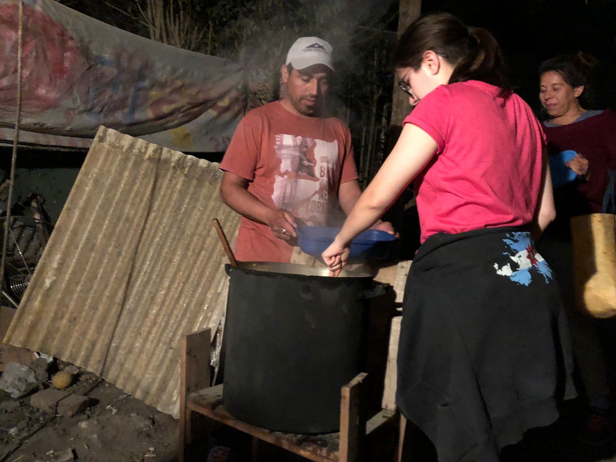jppmescobar's tweet photo. 🥘 JUEVES DE OLLA POPULAR EN EL BARRIO AMANCAY DE MAQUINISTA SAVIO. 

👉🏼 Si queres donar algún alimento, o colaborar para las ollas populares comunícate por mensaje privado! 

¡SÚMATE! 

#PeronismoMilitante https://t.co/sUccKYBKub