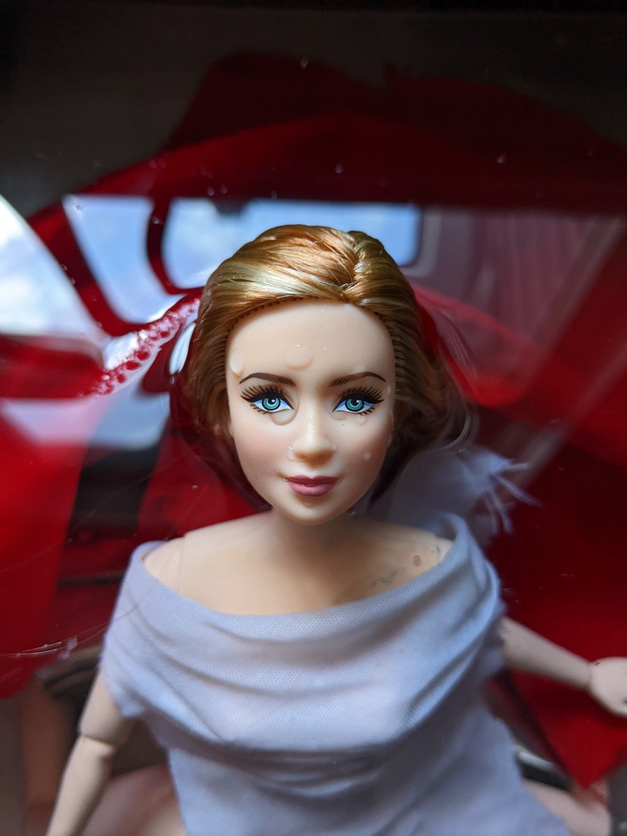 ofkenstale's tweet photo. Some sins can't be washed away 🙏🐝🩸😬
@HandmaidsOnHulu returns September 14th 🎈come float with us on Instagram👯♂️👯♂️👯♂️
#ofkenstale #OMGilead #TheHandmaidsTale #FanArtFriday #FANART #barbiedoll #blessedbethefruitloops #maidez https://t.co/c6uBKCjCJz