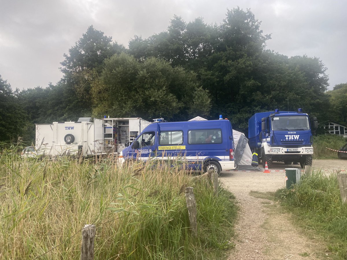 An diesem Wochenende übt die FK den Ernstfall. In diesem fiktiven Szenario ist ein Öltanker auf der Flensburger Förde havariert. Damit die Einsatzkräfte geführt werden können, ist die FK ausgerückt und hat eine Führungsstelle in Bockholmwik eingerichtet. Morgen gehts weiter….