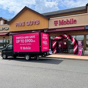 Way to get the party started Hamburg, PA! #NSO @TMobile @Y102Reading