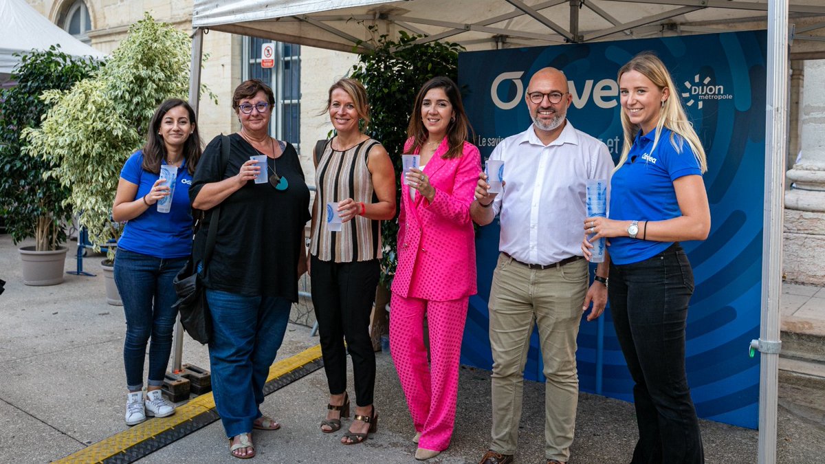 dijon's tweet photo. #LALALIB2022 đŠ Une petite soif, un besoin de se rafraĂźchir au calme dans la soirĂ©e ? #Odivea, votre gestionnaire eau et assainissement sur la mĂ©tropole met Ă disposition une rampe Ă eau gratuite et Ă volontĂ© ! A retrouver sur le Village LALALIB place de la Sainte-Chapelle. https://t.co/26BTNCuu5q