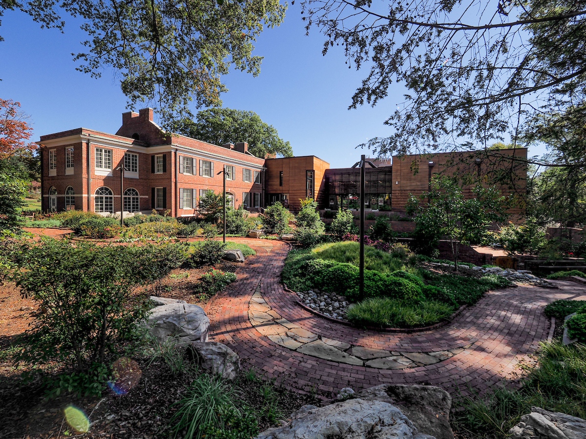 greggmuseum's tweet photo. 🥳 Happy birthday to us! On this day 5 years ago, the Gregg Museum of Art &amp; Design (re)opened to the public at our current location on Hillsborough Street. 

#5YearsOnHillsborough #GreggMuseum #NCState #ArtsNCState #Raleigh #Museum #NCStateHistory https://t.co/CopVQSGpRM