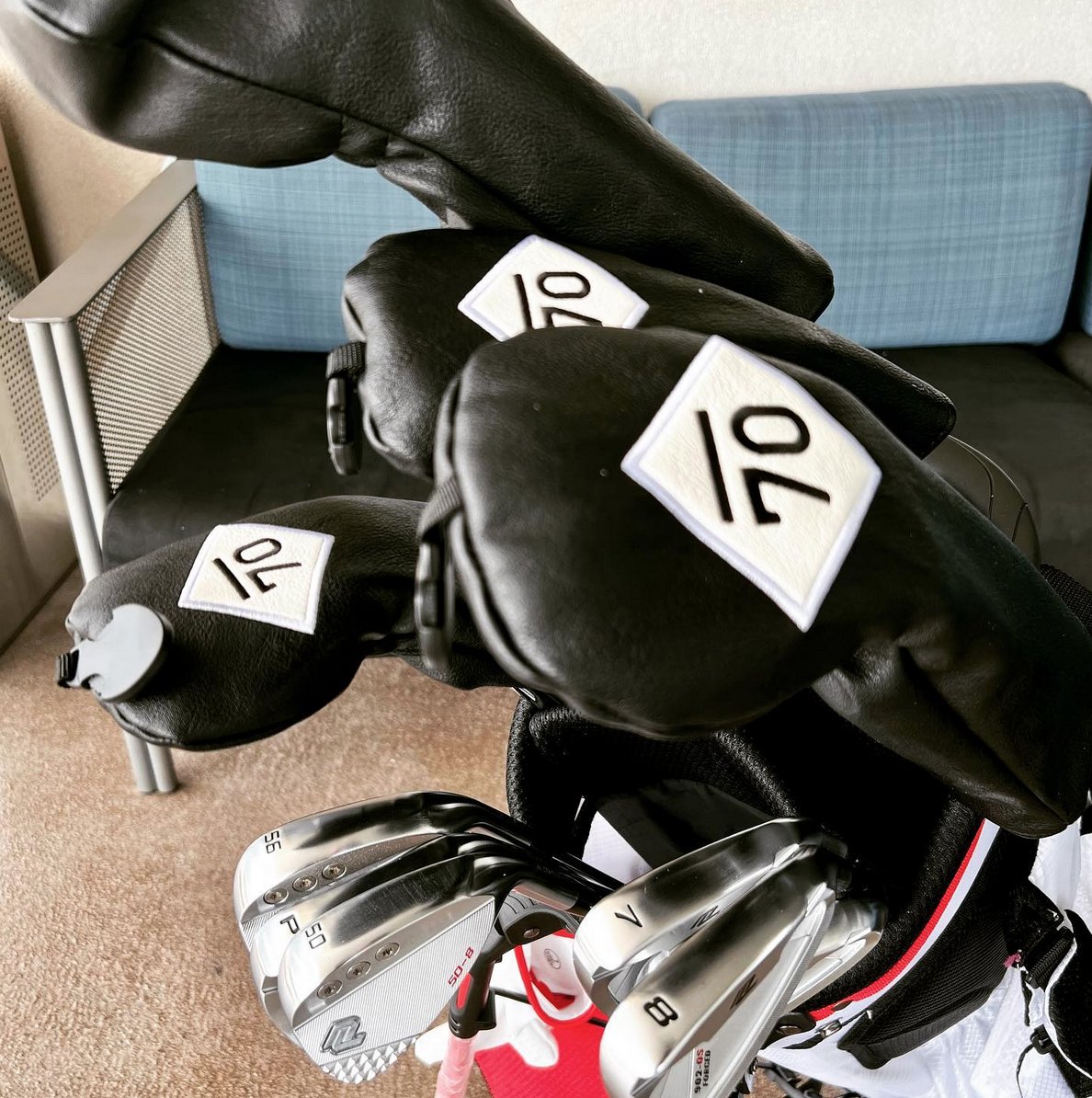 christopher_yow's tweet photo. Cats and dogs playing together. Who would have thought? Hope we can all be friends. #sub70golf #newlevelgolf #golf #golflife https://t.co/aP06tZu5Jo
