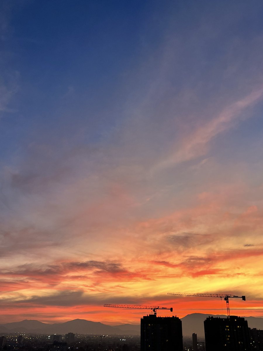 danielavdp's tweet photo. Nice sunset 🌇 https://t.co/LC5dyS5u8y