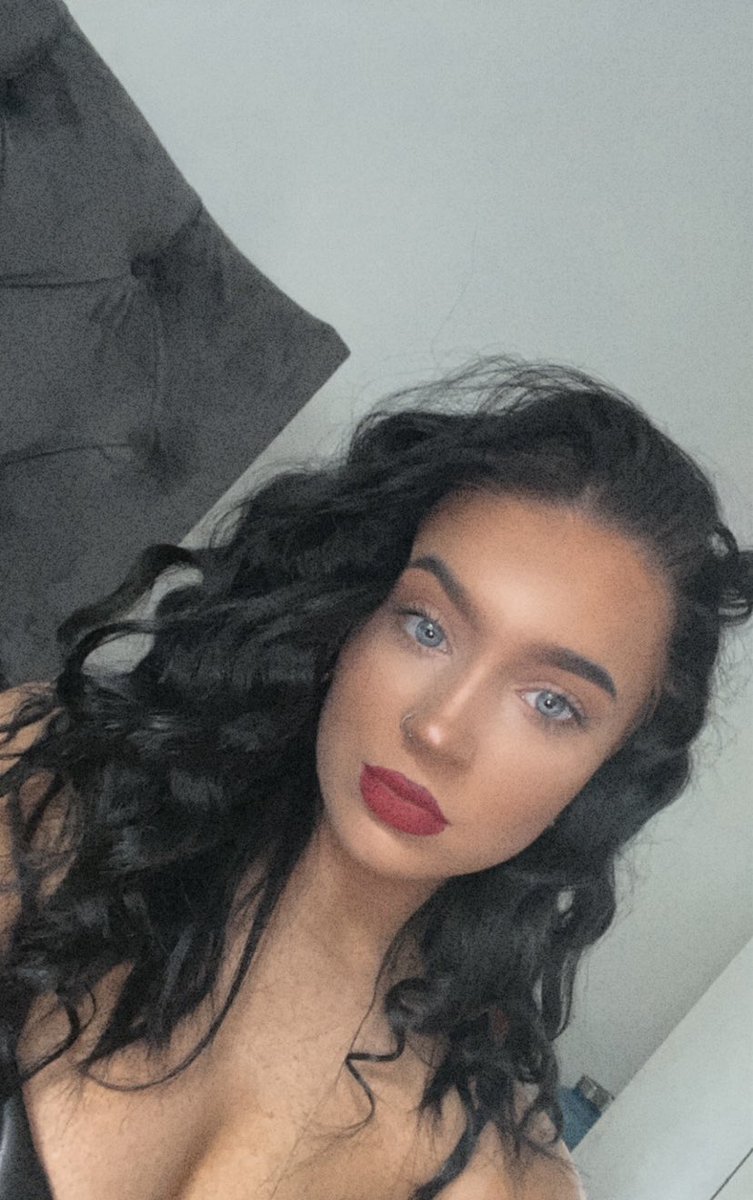 jasmineehan's tweet photo. Happy Fridayyyyy bitchessssss😝😝 😈😈💦💦😍  https://t.co/v2GrUgtltA #TalkThatTalk #onlyfansbabe #onlyfans #onlyfansFree #sellingcontent #single #LFC #onlyfans https://t.co/pCH5VPqJ9l