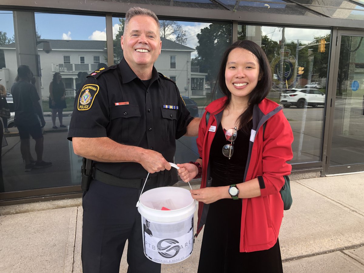 PtboPolice's tweet photo. Cheque presentation for @ptbocares #StandWithTim Just over $14,500 was raised for @UnitedWayPtbo @NCC_Ptbo
Thank you to our community and volunteers for your support!! https://t.co/MlcieBqE8R