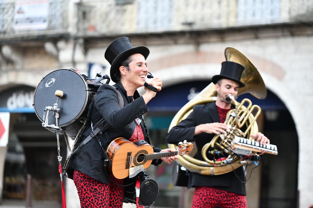 villeagen's tweet photo. #fetedagen Merci aux artistes de rue et fanfares qui ont animé le début de soirée en centre-ville ! 📸 @Julien_SUA https://t.co/Lgdfpk2pR2