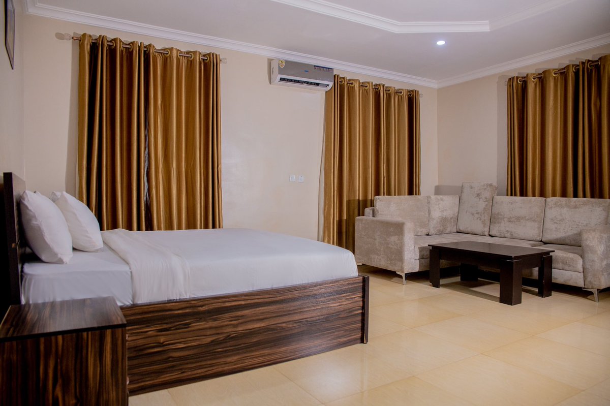 DammyLagos's tweet photo. You are going to Ijebu Ode and it’s environs and you are not lodging at Grand Honours hotel and suites, we have 24/7 light and so many other amenities, please Rt my potential customer is on your TL. https://t.co/UJvvzxL5VO