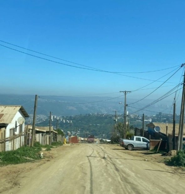 📍#EnTerreno | Acompañamos a las integrantes del comedor solidario de la sede vecinal Villa la Pradera, del campamento Manuel Bustos, Achupallas, en su celebración del día de la dirigenta social. ¡Muchas gracias por invitarnos a hacer comunidad #PorTodas