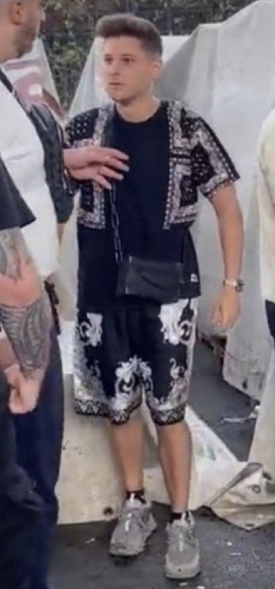 mommy-on-twitter-wieviel-ist-dein-outfit-wert-https-t-co-kdllkzqvjy