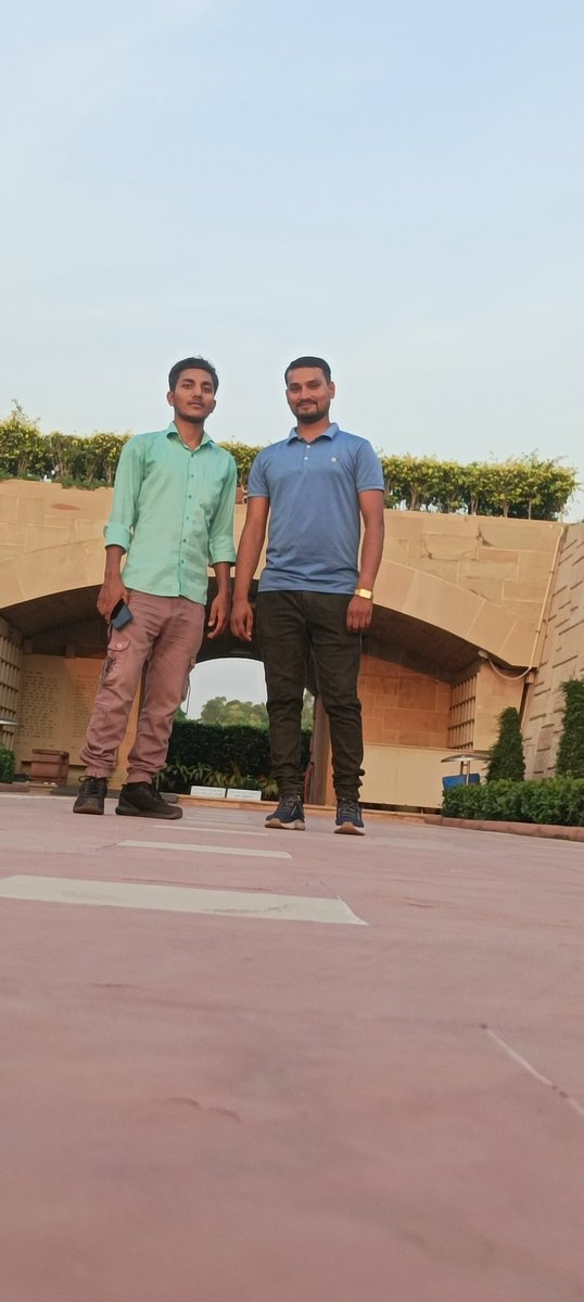 VivekLoyalist's tweet photo. Visiting Mahatma Gandhi Smriti at Raj Ghat in New Delhi today.
@VivekLoyalist @BabluAlam @sabir96313 https://t.co/0QTK6Xd4zP
