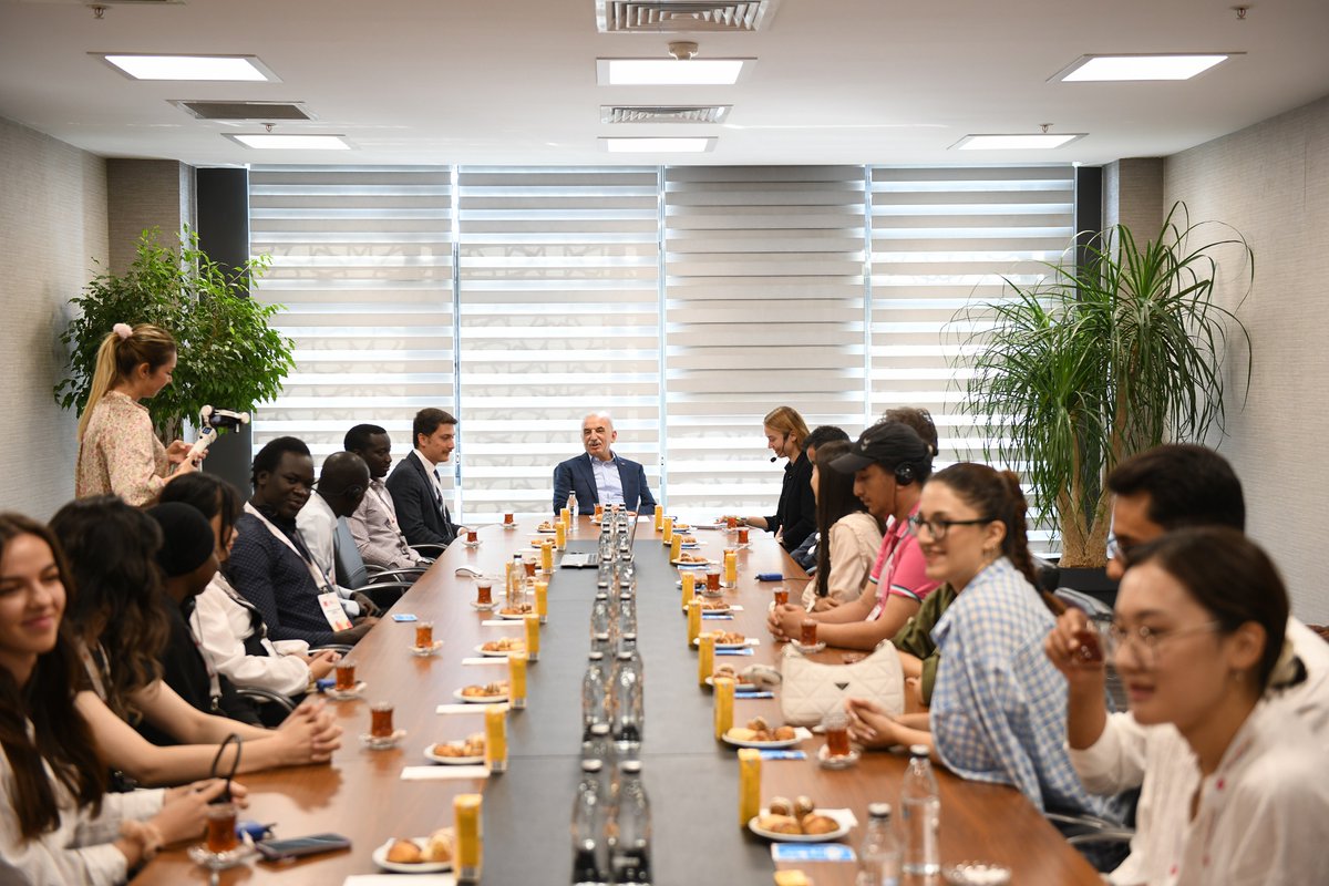 TBB's tweet photo. As part of the #LOCALINTERNational 2022 Istanbul program, the first stop of the day was @umraniyebeltr.
The participants, hosted by the Mayor İsmet Yıldırım, also toured the Ümraniye National Garden. @ismetyildirimtr https://t.co/8iHGysy4Kh
