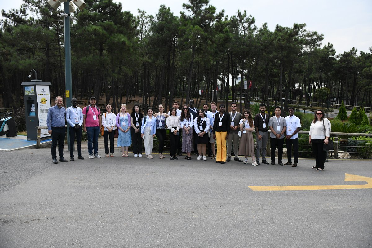 TBB's tweet photo. As part of the #LOCALINTERNational 2022 Istanbul program, the first stop of the day was @umraniyebeltr.
The participants, hosted by the Mayor İsmet Yıldırım, also toured the Ümraniye National Garden. @ismetyildirimtr https://t.co/8iHGysy4Kh