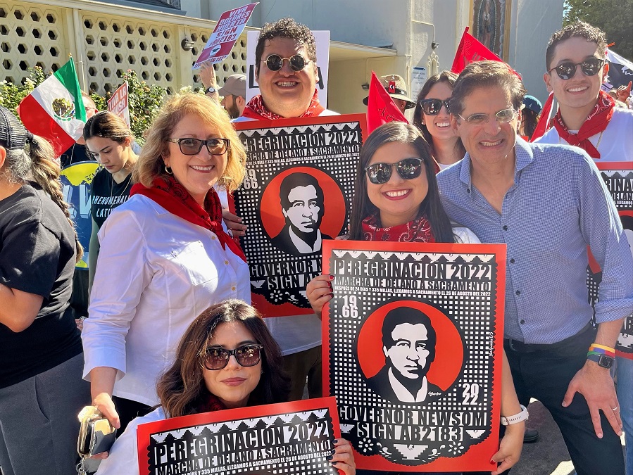 SenJoshBecker's tweet photo. Today I marched with @UFWupdates &amp; labor activists who are urging @CAgovernor to sign #AB2183, giving farmworkers greater access to vote in union elections. 

I’m proud to coauthor and stand with @AsmReyes47 @SenMariaEDurazo @LorenaSGonzalez @CaliforniaLabor. #SiSePuede https://t.co/Bumguozyxn