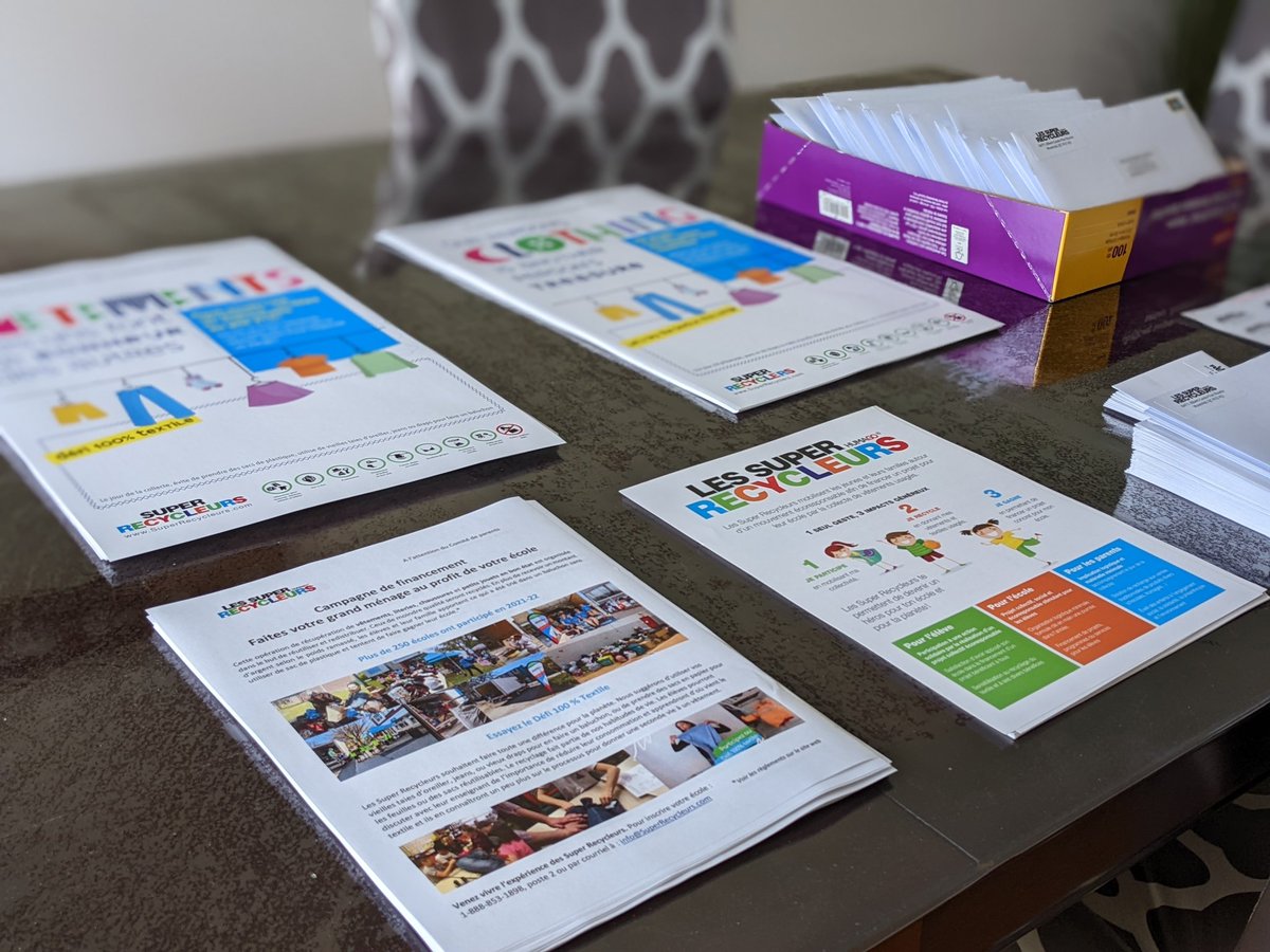 On prépare la rentrée. Le matériel promotionnel est en route vers nos écoles participantes. Avez-vous inscrit votre école au Défi 100% textile des Super Recycleurs? 1-888-853-1898