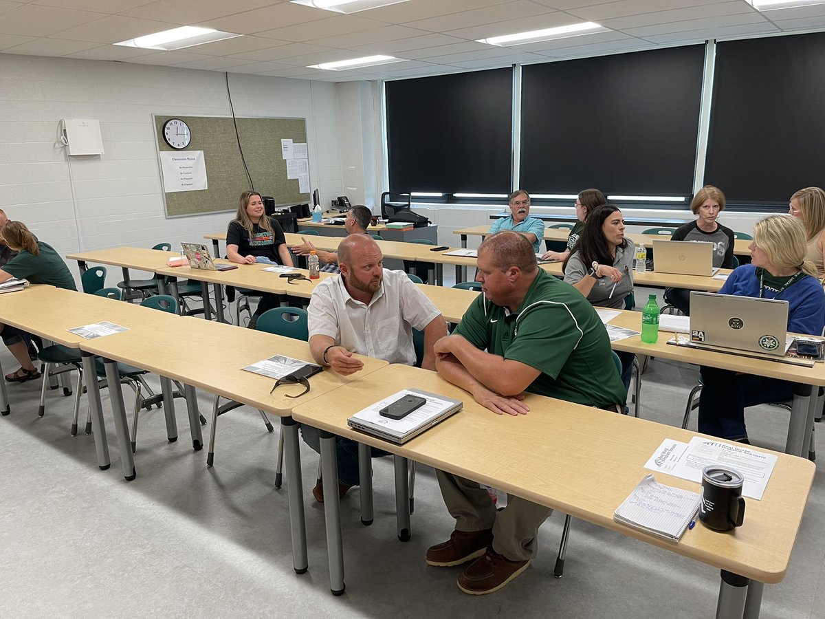 3spence3's tweet photo. Great day @NobleLocal_SD today! First phase of our real world problem scenario project in place!! It takes a community to come together to give students the opportunity to grow in the future. #futureready #RWPS @bb2careers https://t.co/UJisiGpebo