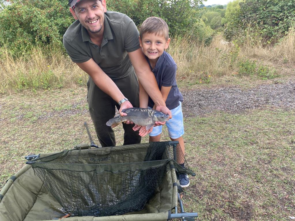 Mr_K1985's tweet photo. Great daddy son day fishing.
#tylerscommon #firsttimefishing https://t.co/vHBdF0raY4