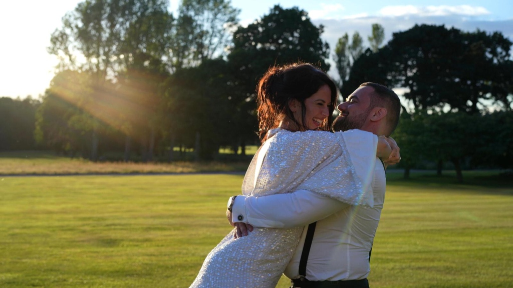 LoveGetsSweeter's tweet photo. Just casually hanging out in the most beautiful light...

Kirsty and Nick bringing ALLLLLL the style for their Capesthorne Hall wedding over in Cheshire!

Venue: Capesthorne Hall
Photo: @philsalisbury_ https://t.co/oNbyrMV8B7