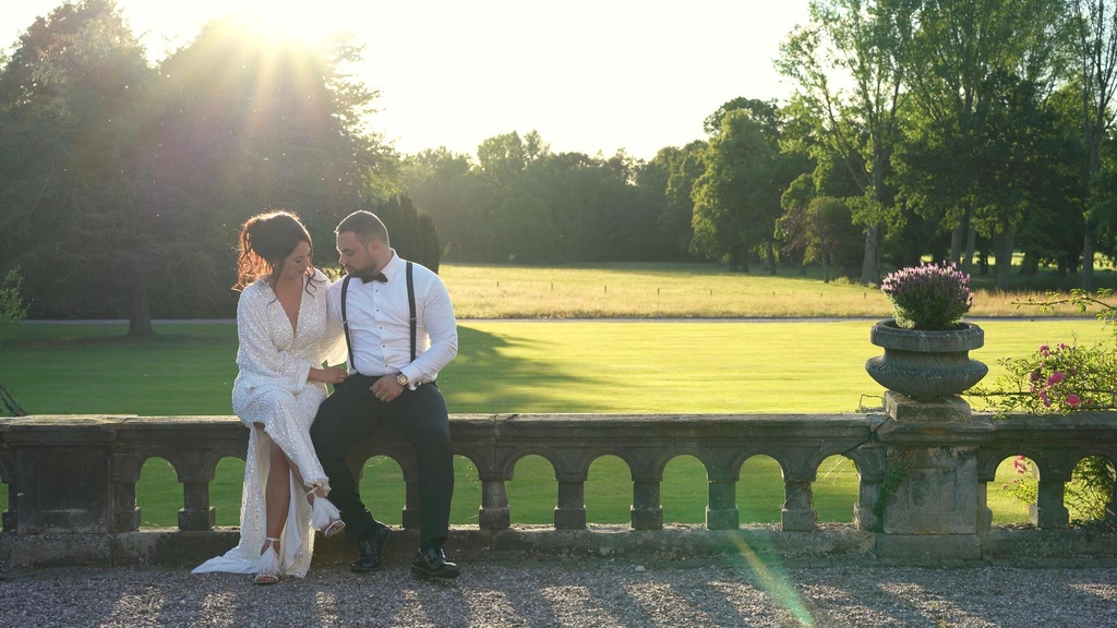 LoveGetsSweeter's tweet photo. Just casually hanging out in the most beautiful light...

Kirsty and Nick bringing ALLLLLL the style for their Capesthorne Hall wedding over in Cheshire!

Venue: Capesthorne Hall
Photo: @philsalisbury_ https://t.co/oNbyrMV8B7