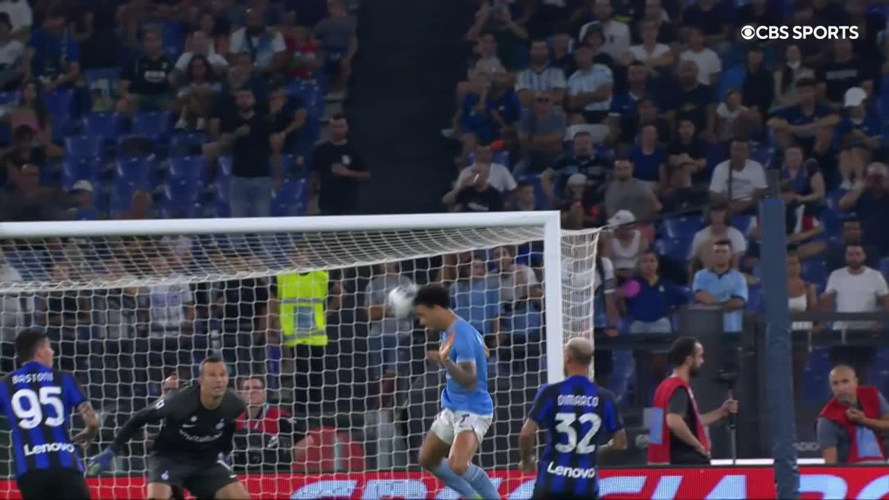 Sergej Milinković-Savić ➡️ Felipe Anderson.

Lazio's midfielder plays a delicious ball and Felipe Anderson finishes it, Lazio are ahead. 🍿”