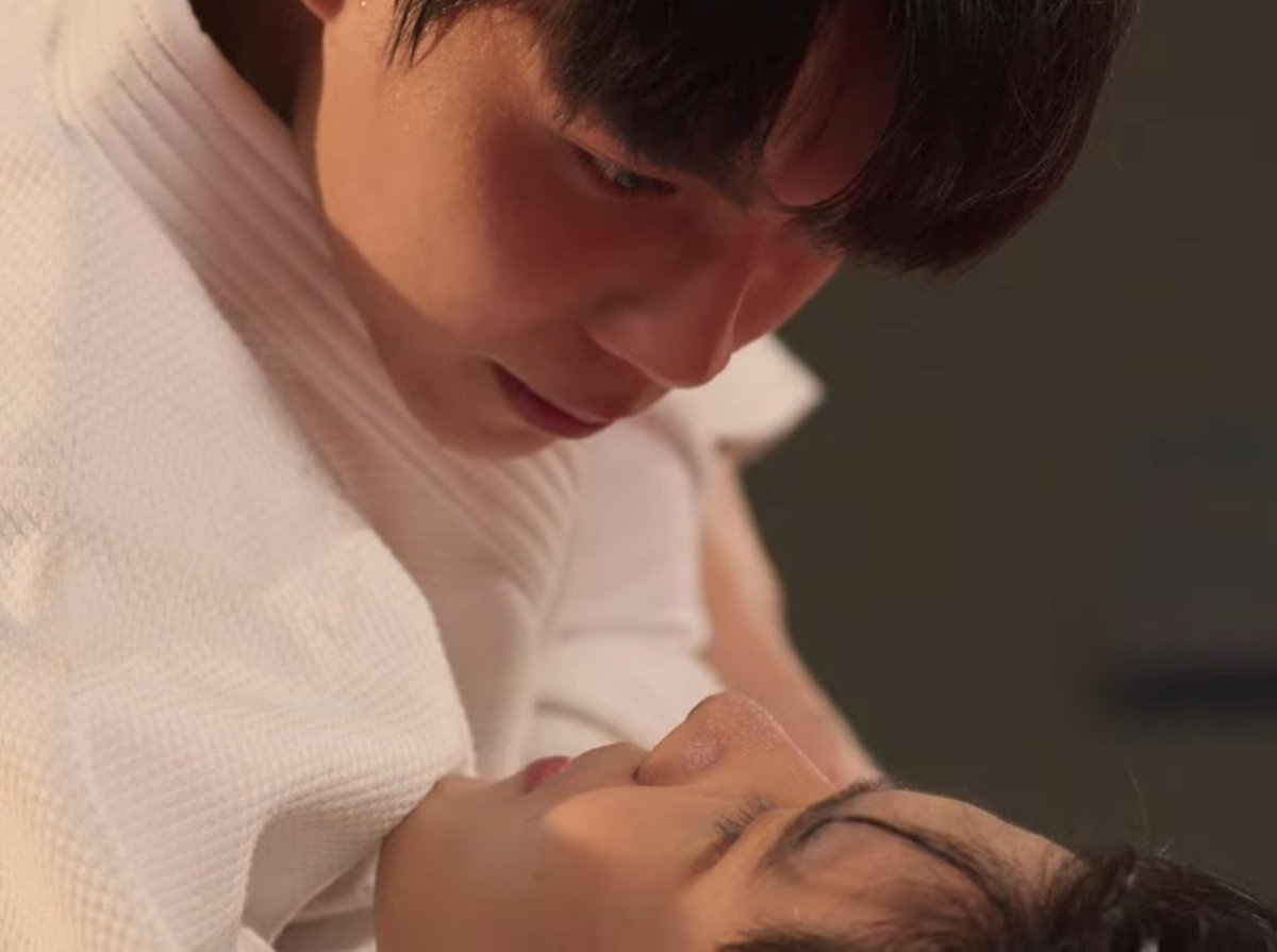 BLloverleriz's tweet image. Tam liste yanık.. #eclipsetheseries