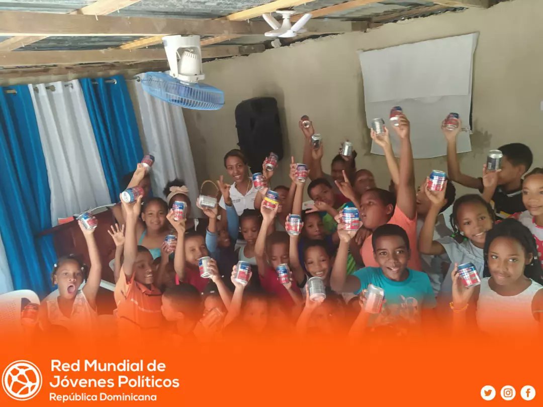 morilloindira20's tweet photo. La Coordinación Nacional de Salud de la @RedMundialdeJo1, realizó entregas simultáneas de Maltas, las cuales fueron donadas por la Fundación Rosa Albania Gómez @funragrd. Las entregas se efectuaron en diferentes sectores del país (RD).
#RMJP #Funragrd #CoordinaciónNacionalSalud https://t.co/o8n6K5w4qN