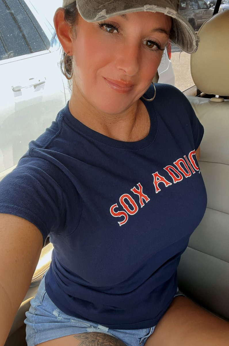 joalexandria69's tweet photo. LOVE my new shirt from https://t.co/Uc344fVQ2t #RedSox #soxaddict #RedSoxNation #NotAFairWeatherFan https://t.co/k7KuTyOoXT