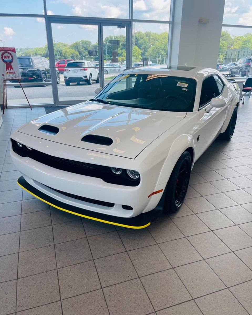 JonesDodgeMD's tweet photo. 🔥HELLCAT REDEYE🔥
Check out our 2022 Challenger Hellcat RedEye. This amazing vehicle only has 30 miles on it and you can get it delivered to you! It’s currently on our showroom floor but not for long. See it before it’s gone! https://t.co/MccLrCsFfc