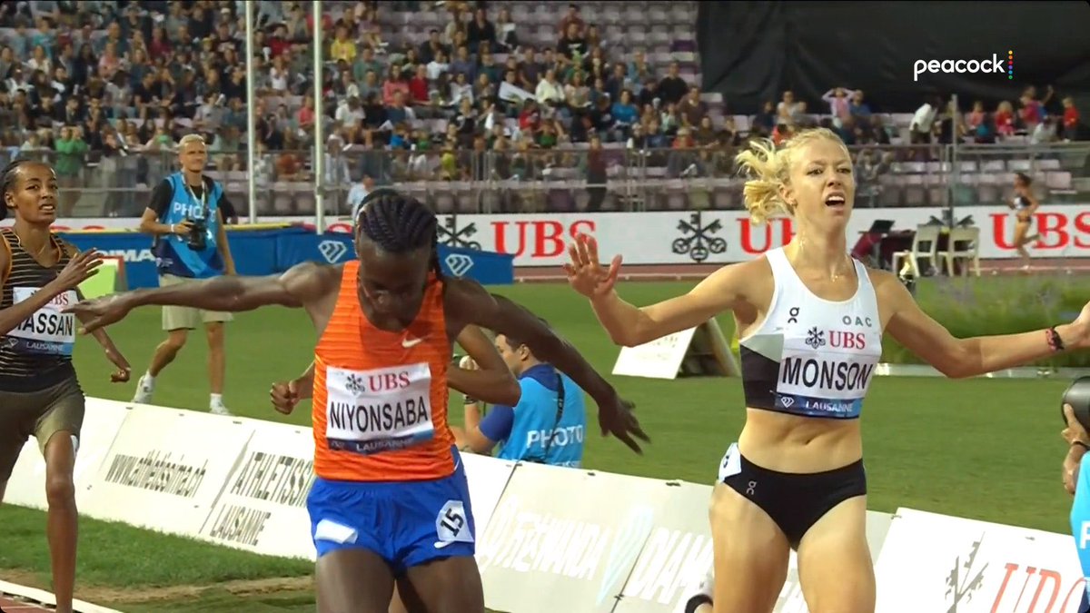 akezanet's tweet photo. 🔴 @FrancineNiyons4 🇧🇮 ahejeje kuba uwambere mw’ ihiganwa rya @Diamond_League ryariko ribera i Lausanne muri suisse . Akaba yirutse 3000m mu minota 8:26.80. Akaba yasumbije uwa kabiri umusegonda umwe gusa.
2. Alicia Monson 🇺🇸 (8:26.81)
3. Beatrice Chebet 🇰🇪 (8:27.14) https://t.co/C4rEBfe5r3