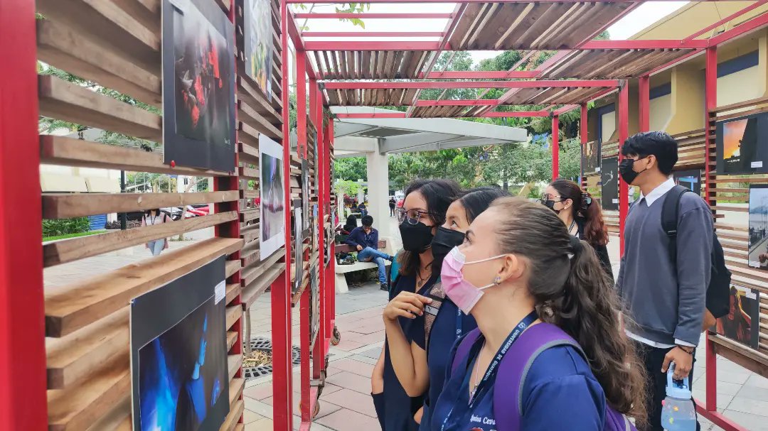 bienestarug's tweet photo. Se realizó la 8va. Edición de los #JuevesCulturales🎙️ donde estudiantes de la UG presentaron sus Obras fotográficas e intervenciones musicales. Evento organizado por el Decanato de Vinculación con la Sociedad y Bienestar Estudiantil. 🤓👍

#UniversidaddeGuayaquil #DECANATOVSBE https://t.co/eDrGQIgmcl
