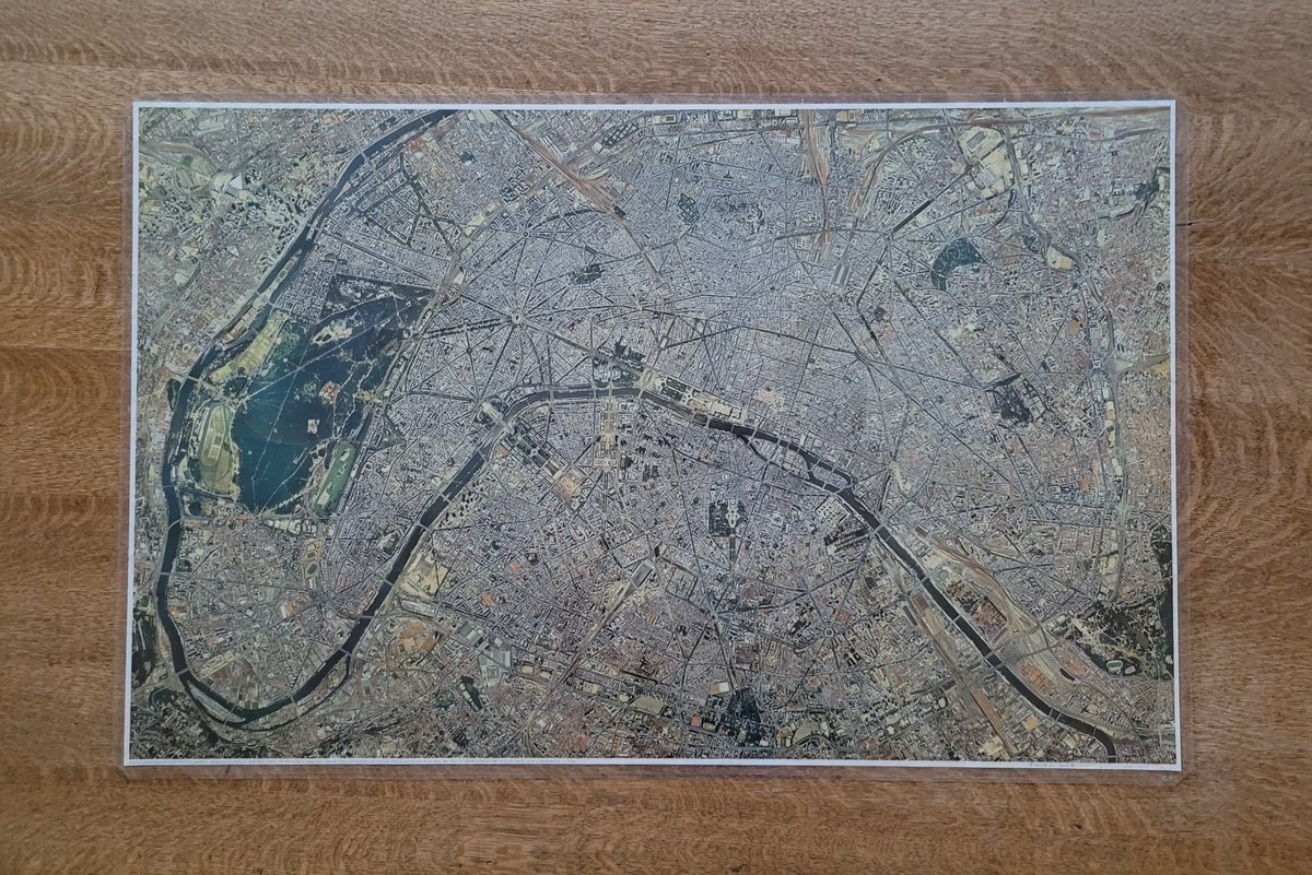 illinoisMAPS's tweet photo. Cette semaine on salue Paris!  
This week marks the anniversary of the Liberation of Paris during WWII, as well as the arrival of Joan of Arc in her attempt to do the same in 1429!
#IllinoisLibrary https://t.co/WDjFmeoHN1