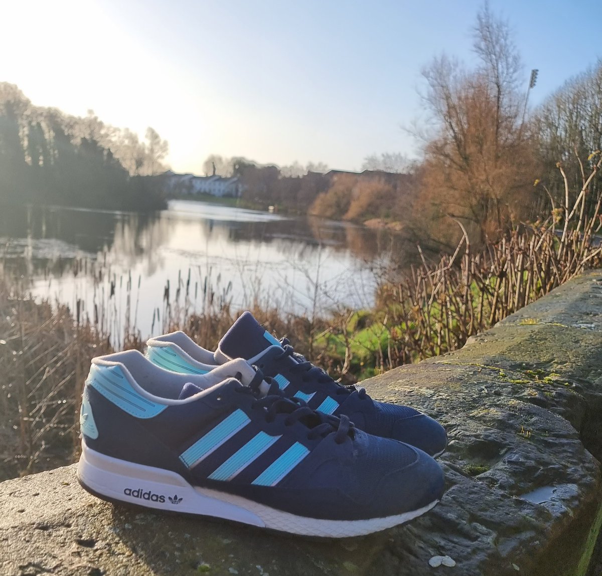 WilliamLCOYG's tweet photo. Old picture share, have a great weekend folks! 👍🤝💙
#Adidas #ZX710
@adiFamily_ @DeadstockUtopia https://t.co/0LVacfiBbe