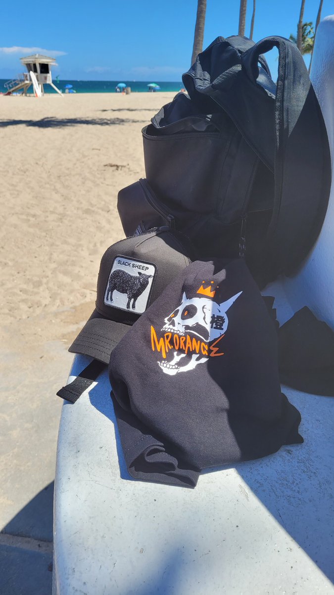 FBNG007's tweet photo. Black is one of my favorite colors, which is something I like about "The Black" aka @aroundtheduang
Always felt like a Black Sheep, but glad to have found a home in @gangsterallstar with Mr. O
Peep the custom shirt I made to rep my boss? 🧡🤘⛽️
#GASisWATCHING
#GASisBUILDING https://t.co/zaxDTXIFcI