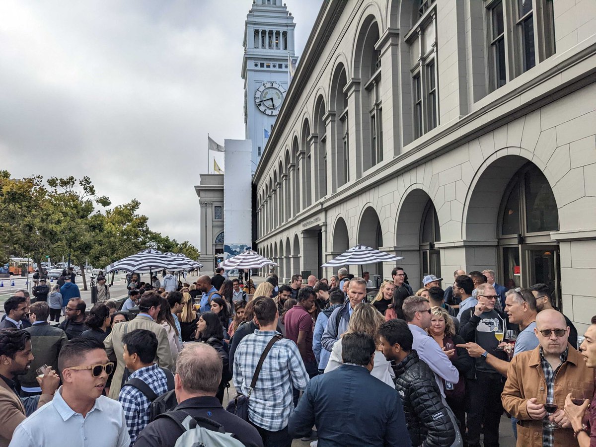 ZencoreGroup's tweet image. What a great time catching up with old friends and making some great new contacts. Thank you to the entire @googlecloud SF Enterprise sales and customer engineering teams for coming out last night. We set a new attendance record for a @ZencoreGroup happy hour :-) #zencore