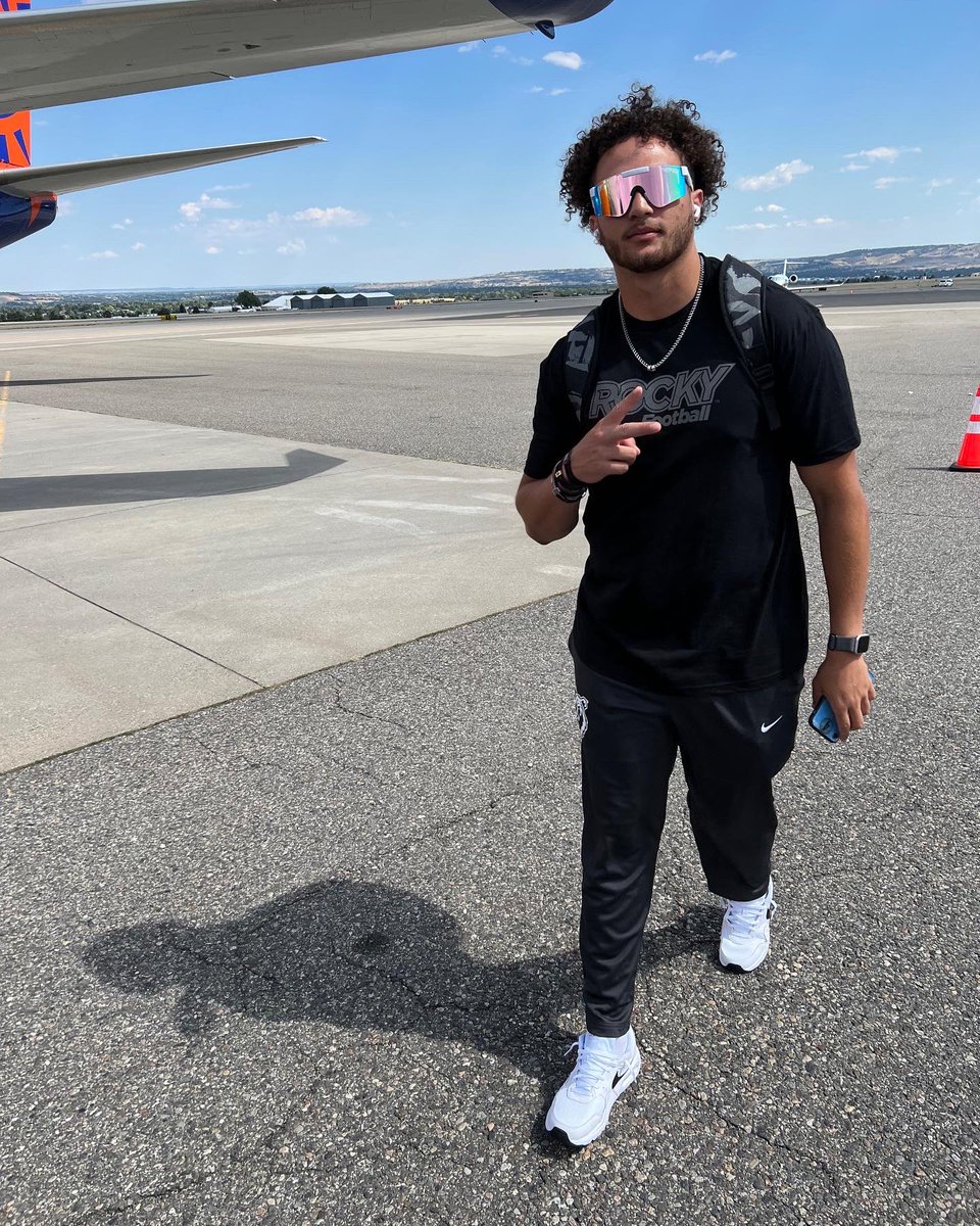 Rocky_Football's tweet photo. We Up! 🛫 https://t.co/eflnDSaEPi