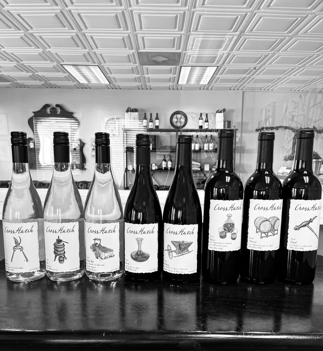Happy Friday wine lovers! We look forward to seeing you this weekend for wine tasting in Santa Ynez! 

#wine #santaynez #crosshatchwines