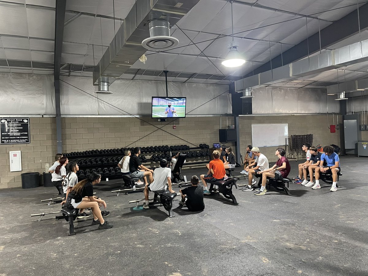 coach_torres2's tweet photo. Heading into our meet with @2Wordstv
Prior Preparation Permits Proper Performance
#FivePs
@ECISDAthletics @Permian_GoMOJO https://t.co/Ua7ez8jptf