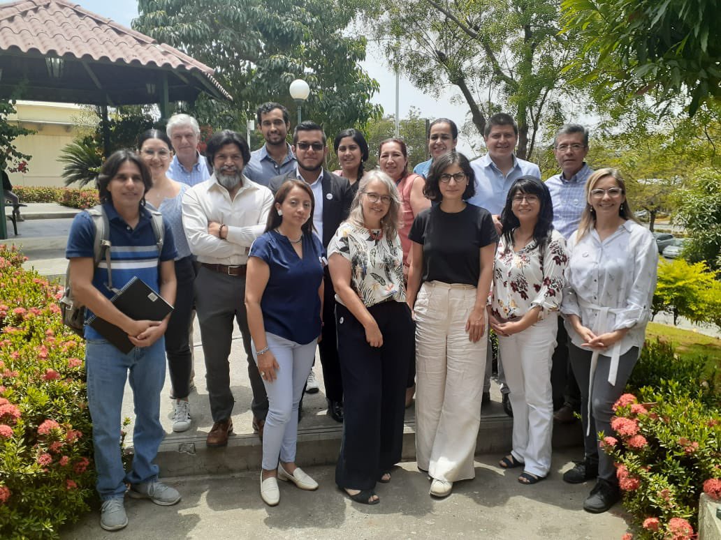 rikoltoLA's tweet photo. 🇪🇨 El equipo del proyecto Camino a la Reactivación del Ecuador Agroalimentario #CREA planificando y definiendo acciones desde Guayaquil en la sede de la @espol https://t.co/tMhtKnp0X7