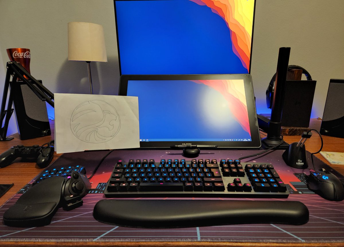 3vil0verl0rd's tweet photo. I have to try @Evetech @Glorious #pimpmysetup https://t.co/QBl0H5fOVe