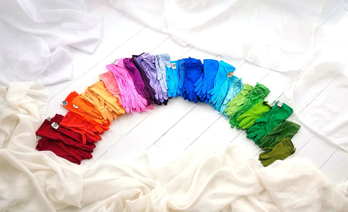 RahmanSunjid's tweet image. Vintage lilac gloves, 1950s short light pastel purple 10" formal evening 2-button shorties prom pin-up nylon, NOS, 1950s M L
 #2Button #Formal #1950SML #prom #Shorties #nos #Evening #LilacGloves1950S #Vintage #Pinup #RoseleinRarities #EtsyEmail

👉etsy.com/listing/732383…