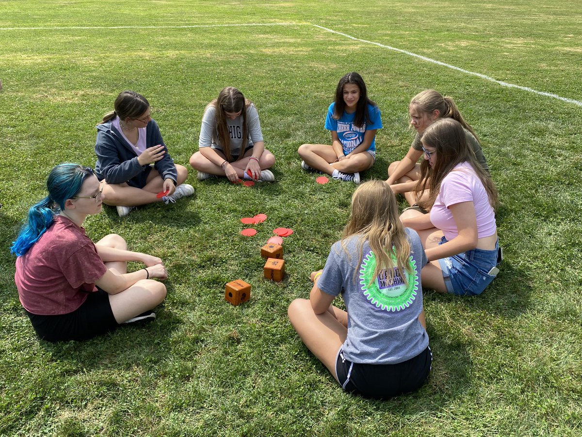 drabate_dlms's tweet image. Today was a great day of #teambuilding at DLMS @deerlakessd @DLMSPrincipal #dlproud