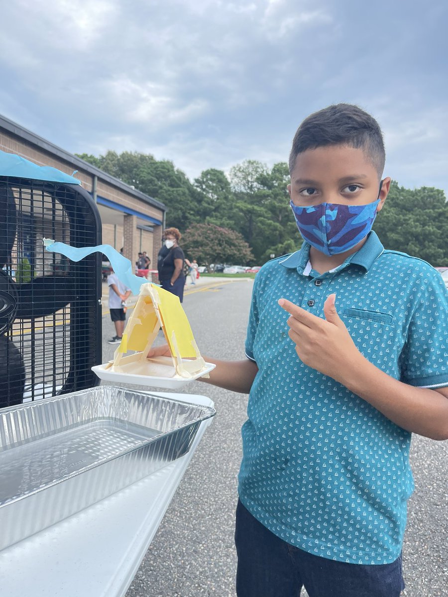 erinaweaver's tweet photo. We kicked of our year with a fun STEM challenge during our open house at @PalmerPandas 🐼❤️🤍🖤 https://t.co/D5FEy6s21S